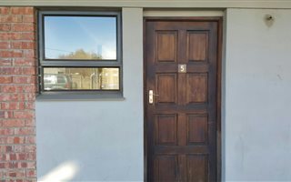 2 Bedroom Apartment in Ehrlich Park