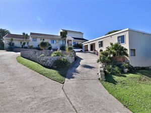 4 Bed House in Humewood