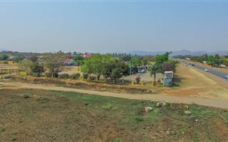 500 m² Commercial space in Melodie