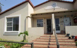 2 Bedroom Townhouse in Honey Hill