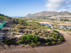 700 m² Land available in Noordhoek