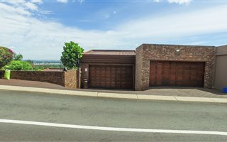 5 Bedroom House in Magalieskruin