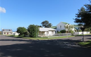 3 Bedroom House in Voelklip