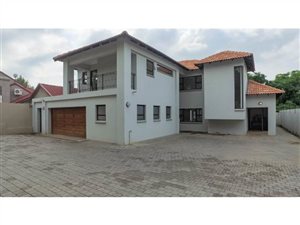 4 Bed House in Waterkloof Ridge