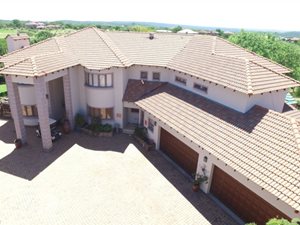 5 Bed House in Pebble Rock
