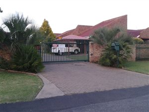 3 Bed Townhouse in Modelpark
