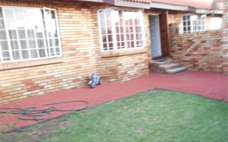 2 Bedroom Townhouse in Croydon