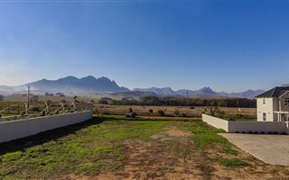 679 m² Land available in Nooitgedacht Estate