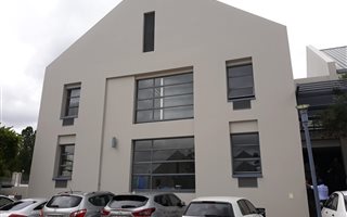 160 m² Commercial space in Die Wilgers