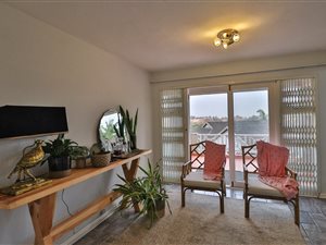 3 Bed Duplex in Kloof