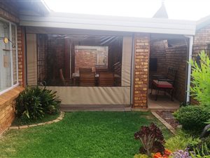 2 Bed Townhouse in Wierda Glen