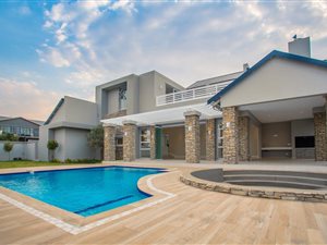 5 Bed House in Helderfontein Estate
