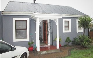 2 Bedroom Townhouse in Protea Village