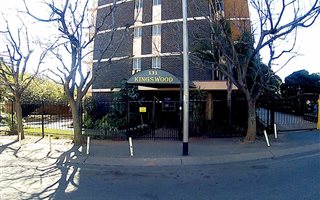 2 Bedroom Apartment in Weavind Park