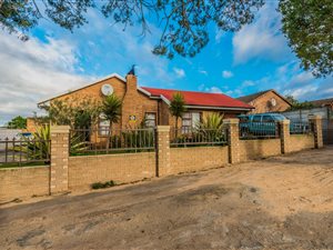 5 Bed House in Bos En Dal
