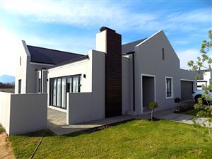 4 Bed House in Kingswood Golf Estate