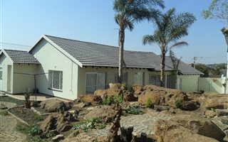 4 Bedroom House in Oakdene