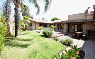 3 Bedroom House in Silver Lakes Golf Estate