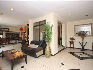 4 Bedroom House in Kensington B