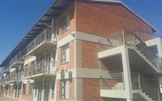 2 Bedroom Apartment in Ehrlich Park