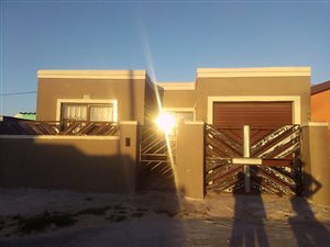 2 Bed House in Crossroads