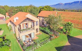 3 Bedroom Townhouse in The Coves