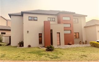 4 Bedroom House in Midlands Estate