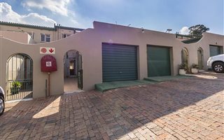 3 Bedroom Duplex in Halfway Gardens