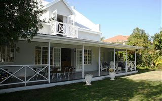 8 Bedroom House in Keurboomstrand