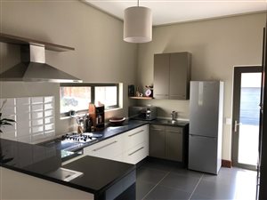 4 Bed Townhouse in Menlo Park
