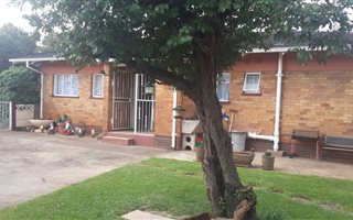 3 Bedroom House in Vanderbijlpark CW1