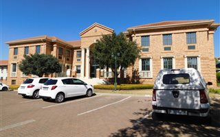 356.390014648438 m² Office Space in Bryanston