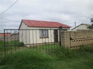 2 Bed House in Vereeniging Central