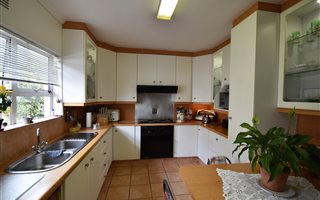 6 Bedroom House in Walmer Estate