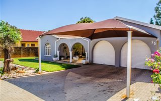 4 Bedroom House in Westonaria