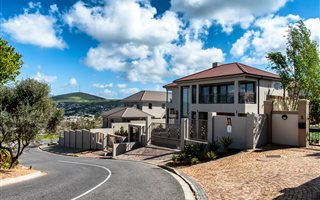 4 Bedroom House in Van Riebeeckshof