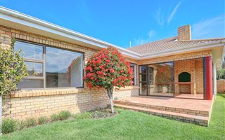 3 Bedroom House in Loerie Park