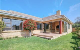 3 Bedroom House in Loerie Park