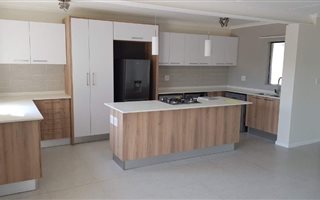 2 Bedroom Townhouse in Modderfontein