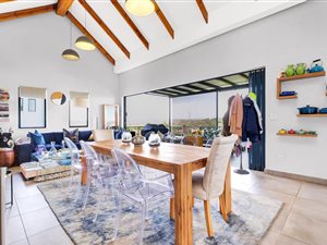 3 Bed Apartment in Steyn City