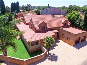 4 Bed House in Blue Gill