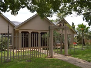4 Bed House in Grimbeek Park