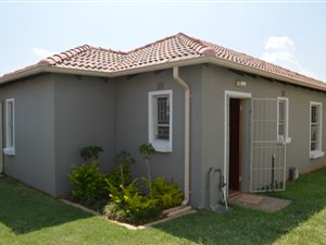 3 Bed House in Lotus Gardens