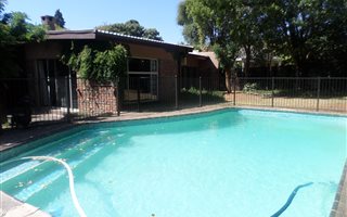 3 Bedroom House in Bayswater