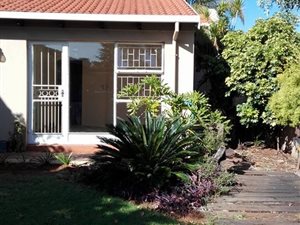 2 Bed Townhouse in Die Hoewes
