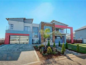 5 Bed House in Broadacres