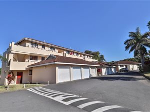 3 Bed Apartment in Shelly Beach