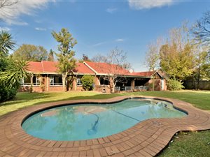 4 Bed House in Brackenhurst