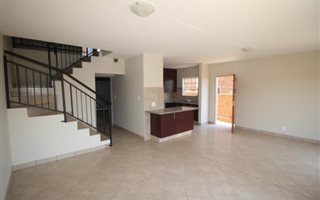 32 Bedroom Simplex in Silver Lakes Golf Estate