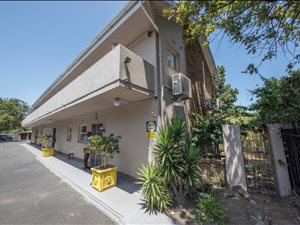 1 Bed Apartment in Somerset West Central